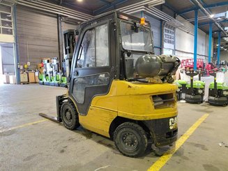 Four wheel front forklift Caterpillar GP25N
