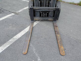 Four wheel front forklift Caterpillar GP25N