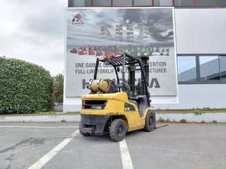 Four wheel front forklift Caterpillar GP25N