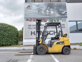 Four wheel front forklift Caterpillar GP25N