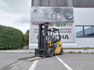 Four wheel front forklift Caterpillar GP25N