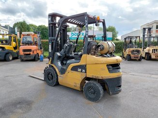 Four wheel front forklift Caterpillar GP25N