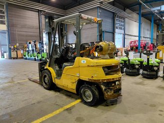 Four wheel front forklift Caterpillar GP30NTD