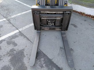 Four wheel front forklift Caterpillar GP30NTD