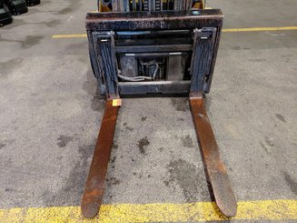 Four wheel front forklift Caterpillar GP30NTD