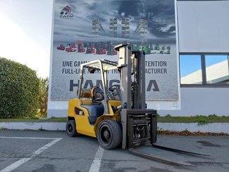 Four wheel front forklift Caterpillar GP30NTD