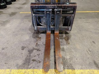 Four wheel front forklift Caterpillar GP30NTD