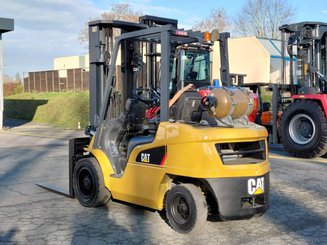Four wheel front forklift Caterpillar GP30NTD