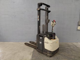 Pedestrian pallet stacker Crown ESI4000-12 - 4