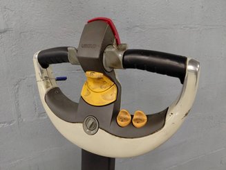 Pedestrian pallet stacker Crown ESI4000-12 - 9