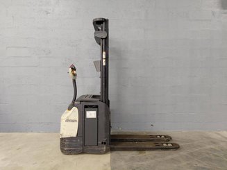 Pedestrian pallet stacker Crown ESI4000-12 - 3