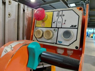 Vertical lift platform JLG TOUCANDUO