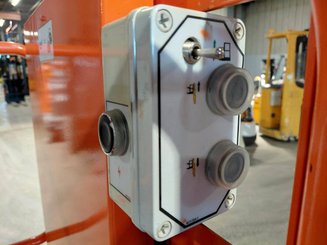 Vertical lift platform JLG TOUCANDUO