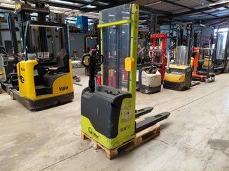 Pedestrian pallet stacker Pramac GX12 25