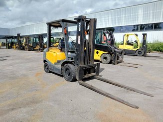Four wheel front forklift TCM FD25T3