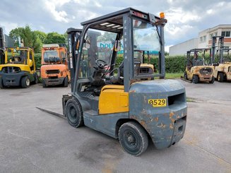 Four wheel front forklift TCM FD25T3