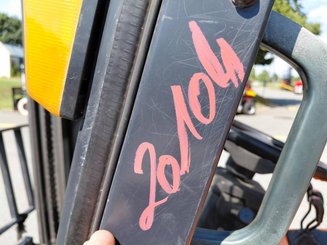 Four wheel front forklift Doosan D30GP - 7