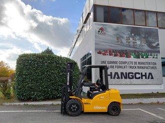 Four wheel front forklift Hangcha XE30Hi ( CPD30-XEY2H2-SI )