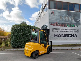 Four wheel front forklift Hangcha XE30Hi ( CPD30-XEY2H2-SI )
