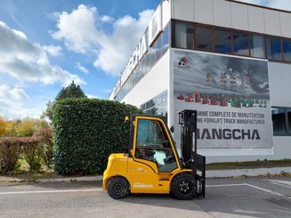 Four wheel front forklift Hangcha XE30Hi ( CPD30-XEY2H2-SI )