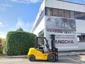 Four wheel front forklift Hangcha XE35i (CPD35-XEY2HA-SI)