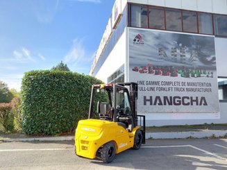 Four wheel front forklift Hangcha XE35i (CPD35-XEY2HA-SI)