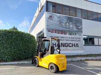 Four wheel front forklift Hangcha XE35i (CPD35-XEY2HA-SI)