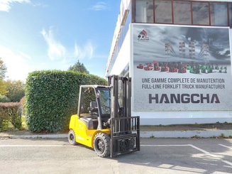 Four wheel front forklift Hangcha XE35i (CPD35-XEY2HA-SI)
