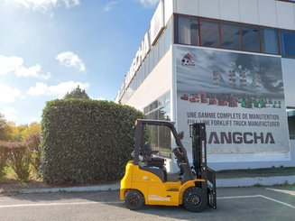 Four wheel front forklift Hangcha XE18i (CPD18-XEY2HA-SI) 