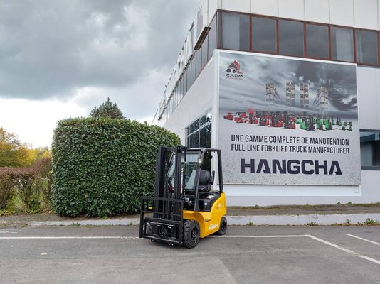 Four wheel front forklift Hangcha XE18i (CPD18-XEY2HA-SI)  - 1