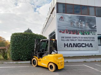 Four wheel front forklift Hangcha XE30i ( CPD30-XEY2HA-SI )