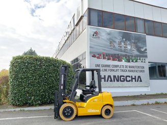 Four wheel front forklift Hangcha XE30i ( CPD30-XEY2HA-SI )