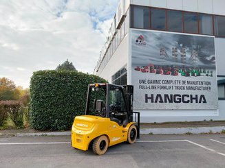 Four wheel front forklift Hangcha XE30i ( CPD30-XEY2HA-SI )