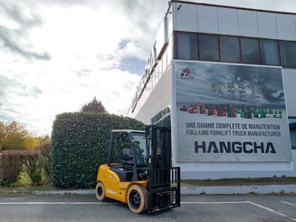 Four wheel front forklift Hangcha XE30i ( CPD30-XEY2HA-SI ) - 1
