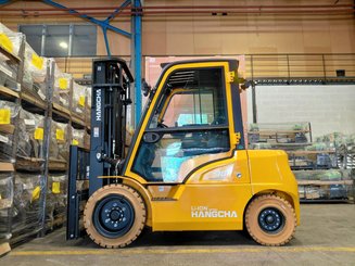 Four wheel front forklift Hangcha XE30i ( CPD30-XEY2HA-SI )