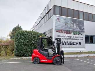 Four wheel front forklift Hangcha XF25D-2 (CPCD25-X2H7F1)