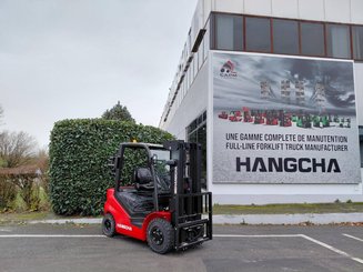 Four wheel front forklift Hangcha XF25D-2 (CPCD25-X2H7F1)