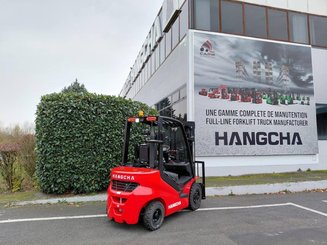 Four wheel front forklift Hangcha XF25D-2 (CPCD25-X2H7F1)