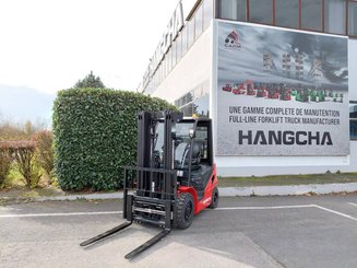 Four wheel front forklift Hangcha XF25D-2 (CPCD25-X2H7F1)