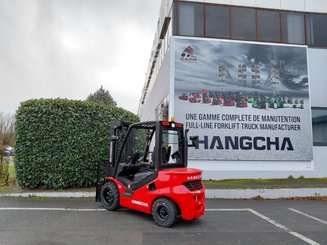 Four wheel front forklift Hangcha XF30D-2