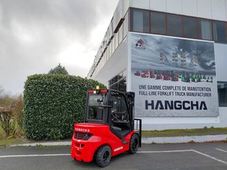 Four wheel front forklift Hangcha XF30D-2