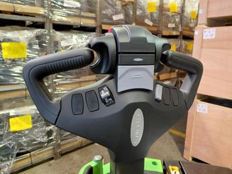 Stacker truck with folding platform Hangcha CDD16-XT1S-SiL