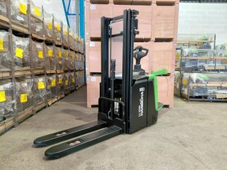 Stacker truck with folding platform Hangcha CDD16-XT1S-SiL