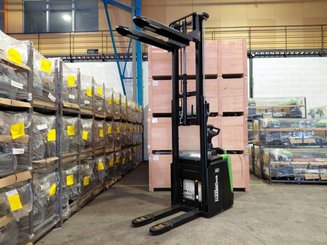 Stacker truck with folding platform Hangcha CDD16-XT1S-SiL