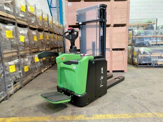 Stacker truck with folding platform Hangcha CDD16-XT1S-SiL