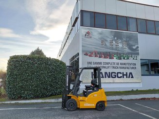 Four wheel front forklift Hangcha XE20Ci ( CPD20-XEXY2HA-SI )