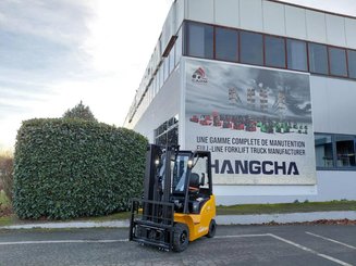 Four wheel front forklift Hangcha XE20Ci ( CPD20-XEXY2HA-SI )