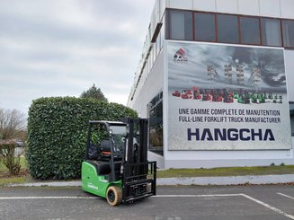 Three wheel front forklift Hangcha XC3-20i (CPDS20-XCC2G-SI) - 1