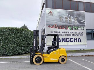 Four wheel front forklift Hangcha XE35i (CPD35-XEY2HA-SI) - 1