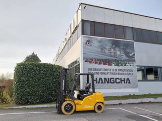 Four wheel front forklift Hangcha XE35i (CPD35-XEY2HA-SI)
